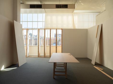 Dismantling facade screen