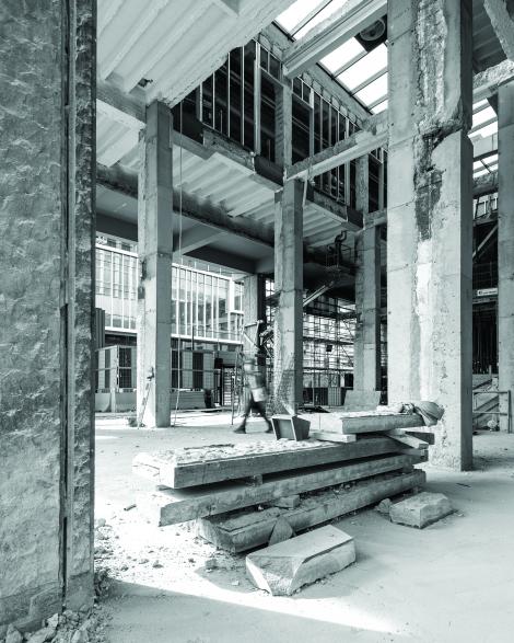 2021 - reusing blue limestone blocks in the new atrium ©Jasper Van der Linden 