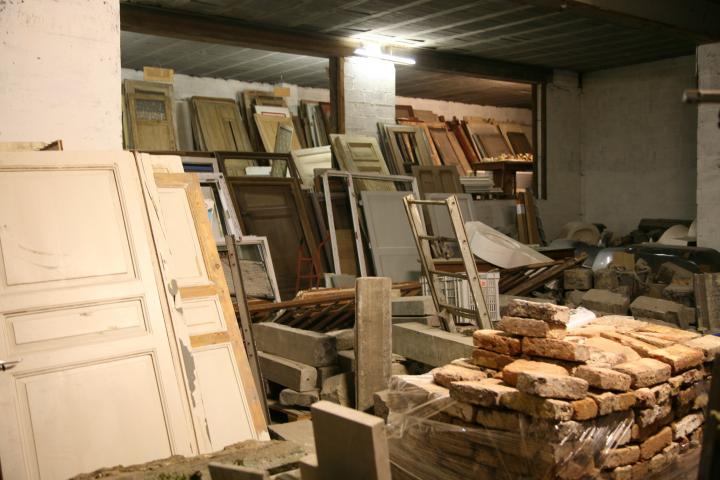 Le stockage des matériaux récupérés par Croisade Pauvreté.