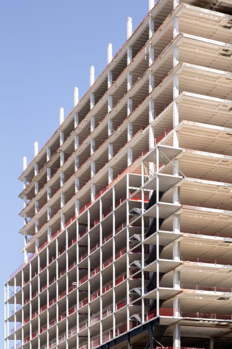 2020 - Installation of the new facade against the original concrete skeleton ©Jasper Van der Linden 